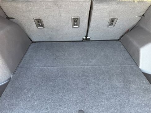 Used 2024 GMC Terrain SLE w/ Driver Convenience Package image 11