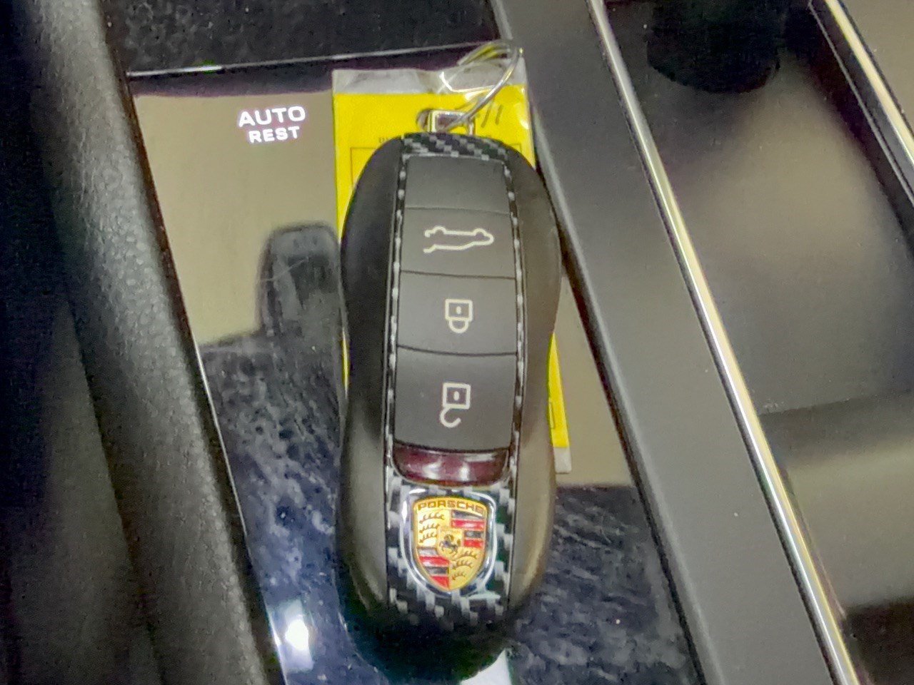 Used 2024 Porsche Macan AWD/4WD image 30