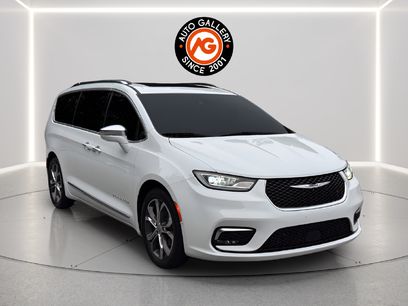 Used 2022 Chrysler Pacifica Pinnacle