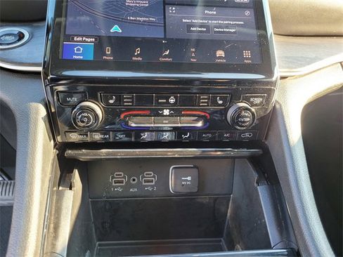 Used 2023 Jeep Grand Cherokee Limited w/ Black Appearance Package image 20