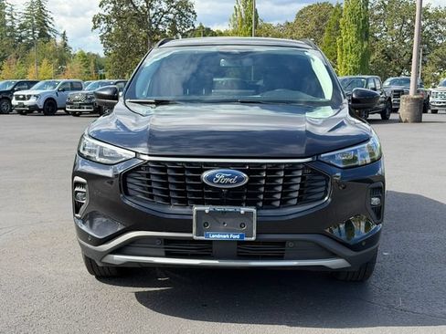 Certified 2024 Ford Escape Platinum AWD/4WD image 10