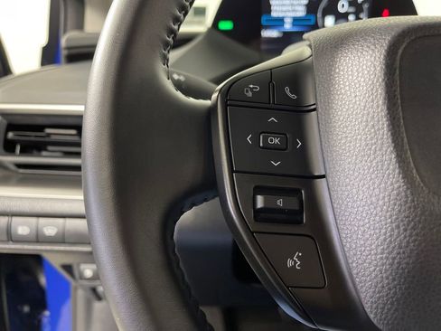 Certified 2025 Toyota Prius LE image 28