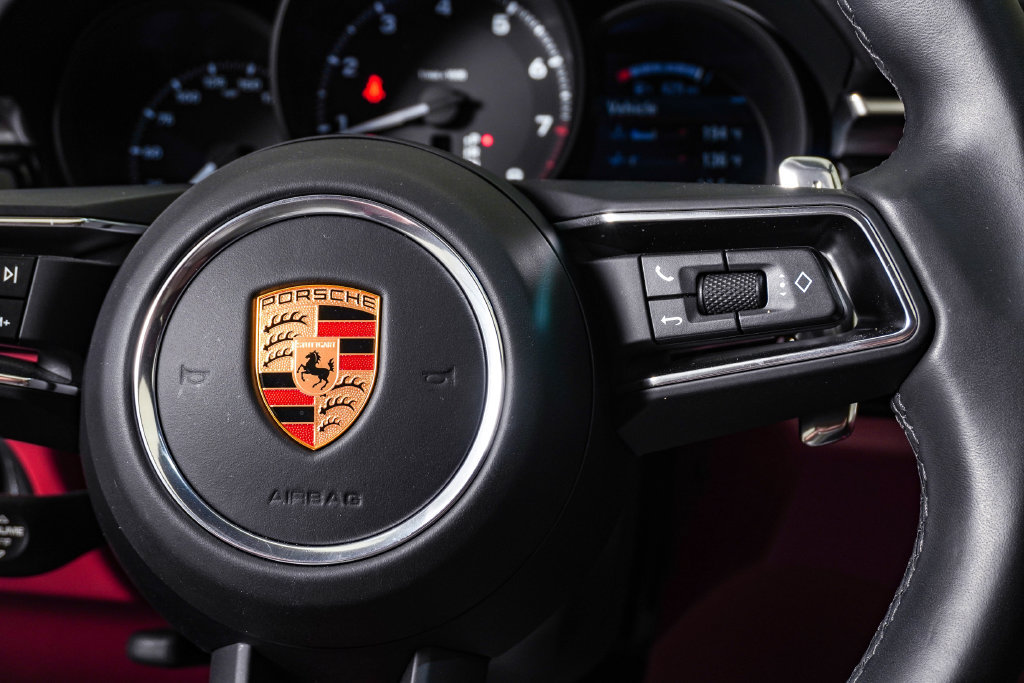 Certified 2026 Porsche Macan AWD/4WD image 19
