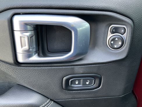 Used 2021 Jeep Wrangler Unlimited Sahara w/ Uconnect 4C Nav & Sound Group image 26