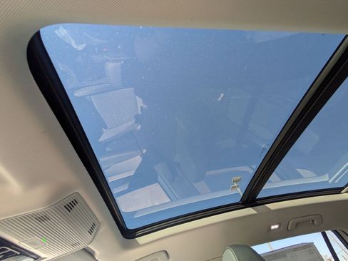 New 2026 Volkswagen Tiguan SE image 15