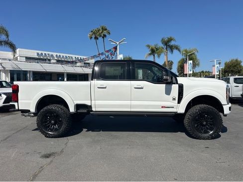 New 2026 Ford F250 Lariat w/ Black Appearance Package image 44
