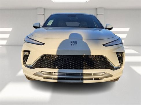 New 2025 Buick Envista Avenir image 8