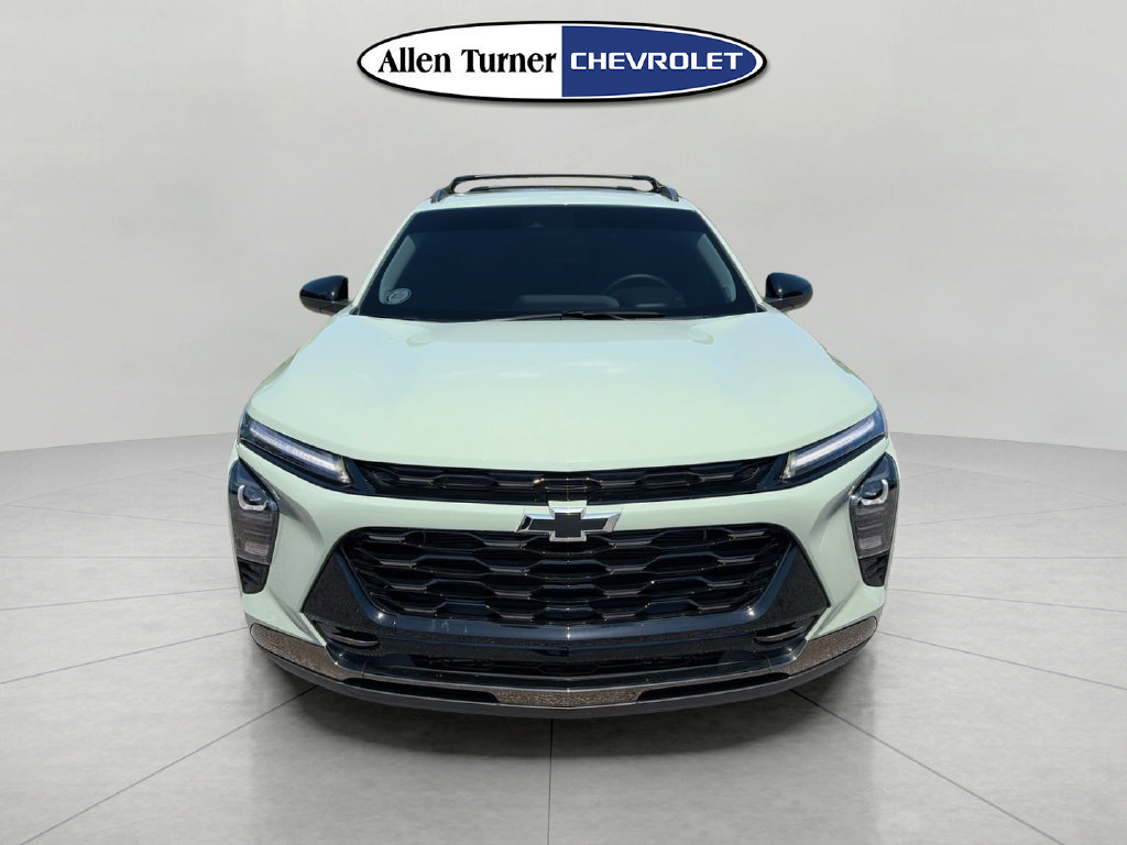 Used 2025 Chevrolet Trax ACTIV w/ Sunroof Package FWD image 2