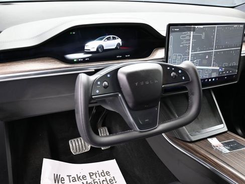 Used 2022 Tesla Model X image 38