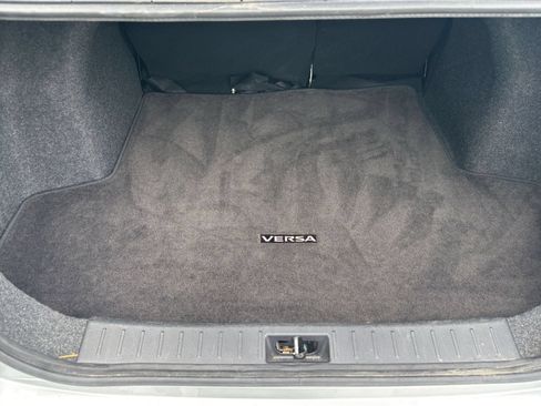Used 2025 Nissan Versa SV FWD image 30