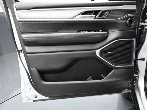 Certified 2024 Jeep Wagoneer Series II AWD/4WD image 18