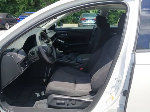 Used 2024 Honda Accord EX image 9