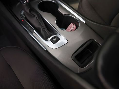 Used 2024 Chevrolet Malibu LT image 23