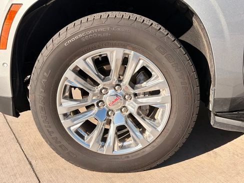 Used 2025 GMC Yukon XL Denali RWD image 5