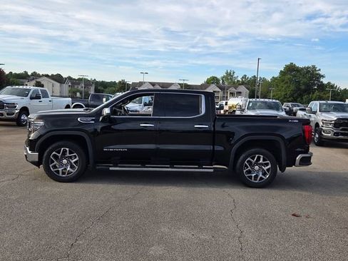 Used 2022 GMC Sierra 1500 SLT w/ SLT Premium Plus Package AWD/4WD image 4