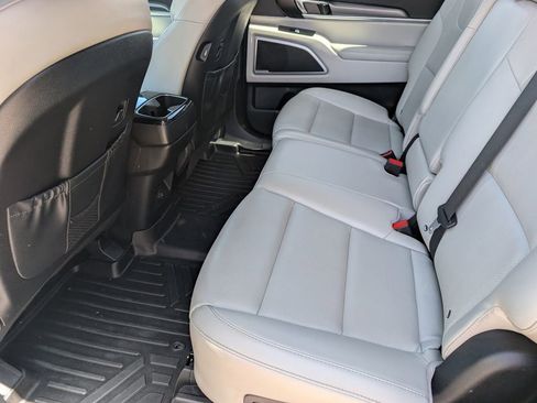 Certified 2020 Kia Telluride S w/ S 8 Passenger Seating Package AWD/4WD image 19