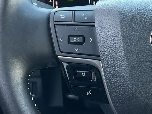 Used 2025 Toyota Camry SE image 22