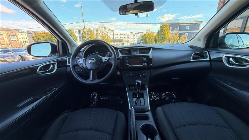 Used 2017 Nissan Sentra SV FWD image 19