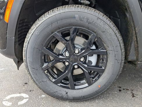 New 2026 Jeep Grand Cherokee Altitude image 5