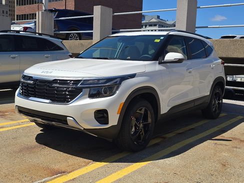 New 2026 Kia Seltos EX w/ EX Sunroof Package image 4