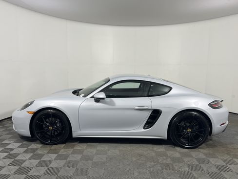 Certified 2024 Porsche 718 Cayman RWD image 2
