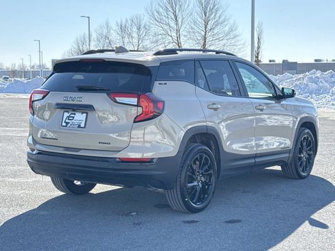 Used 2023 GMC Terrain SLE w/ Driver Convenience Package image 24