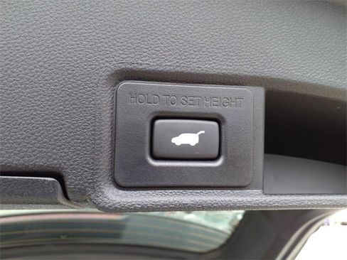 Used 2025 Acura RDX A-Spec image 10