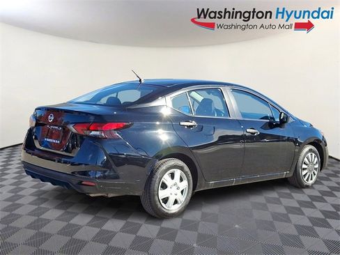 Used 2022 Nissan Versa S image 6