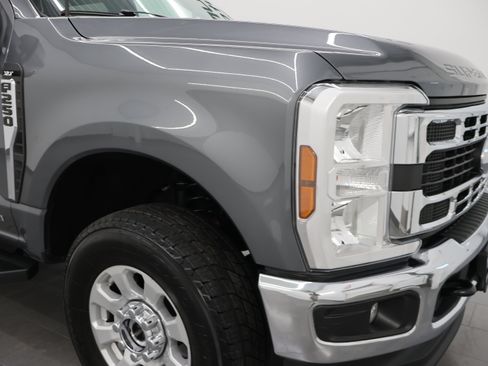 Used 2024 Ford F250 XLT AWD/4WD image 23