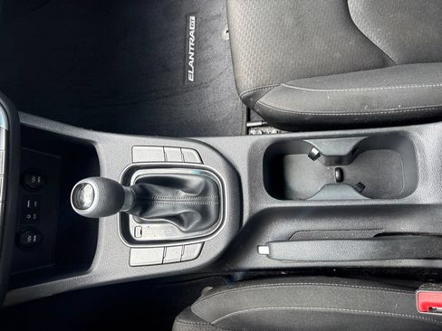 Used 2018 Hyundai Elantra GT FWD image 21