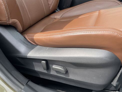 Used 2020 Subaru Outback Touring AWD/4WD image 27