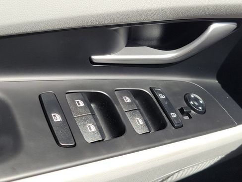 New 2026 Hyundai Elantra SEL Sport FWD image 17