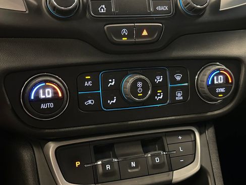 Used 2022 GMC Terrain SLE w/ Driver Convenience Package AWD/4WD image 15