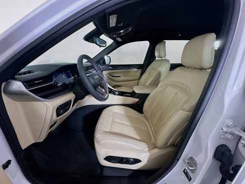 Used 2022 Jeep Grand Cherokee Limited 4xe image 13