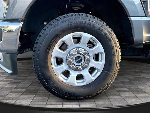 Used 2024 Ford F250 XLT image 9