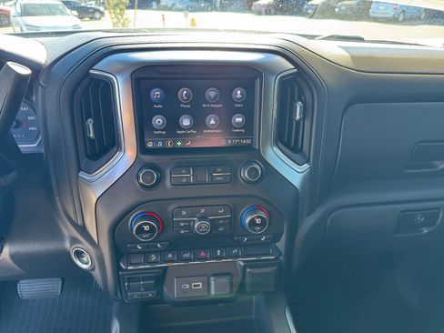 Used 2020 Chevrolet Silverado 1500 RST image 12