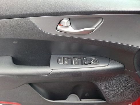 Used 2019 Kia Forte LXS FWD image 16