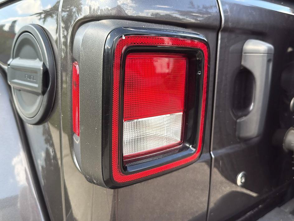 Used 2020 Jeep Wrangler Unlimited Sahara AWD/4WD image 14