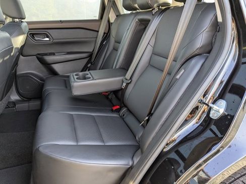 Used 2023 Nissan Rogue SV w/ SV Premium B Package image 15