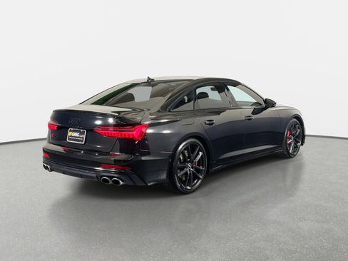 Used 2021 Audi S6 Prestige w/ Prestige Package image 3
