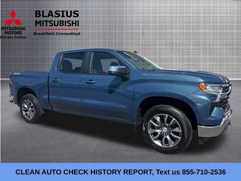Used 2024 Chevrolet Silverado 1500 LT AWD/4WD image 3