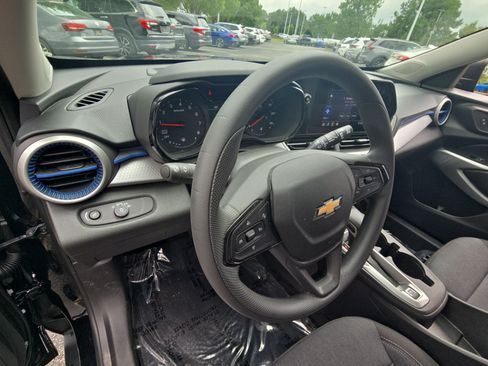 Used 2024 Chevrolet Trax LS FWD image 16