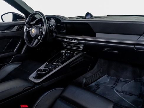 Used 2021 Porsche 911 Carrera 4S w/ Sport Package image 37