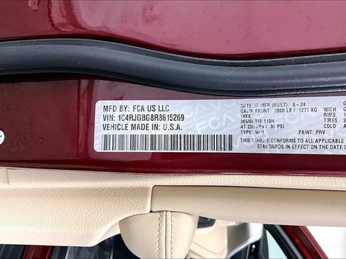 Used 2024 Jeep Grand Cherokee Limited image 32