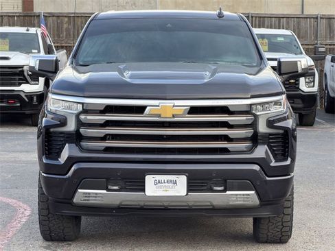 Used 2022 Chevrolet Silverado 1500 High Country w/ Z71 Off-Road Package image 3