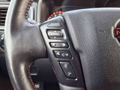Used 2023 Nissan Titan PRO-4X w/ Pro-4x Convenience Package AWD/4WD image 13