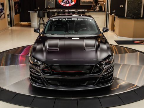 Used 2022 Ford Mustang GT w/ Equipment Group 301A RWD image 8