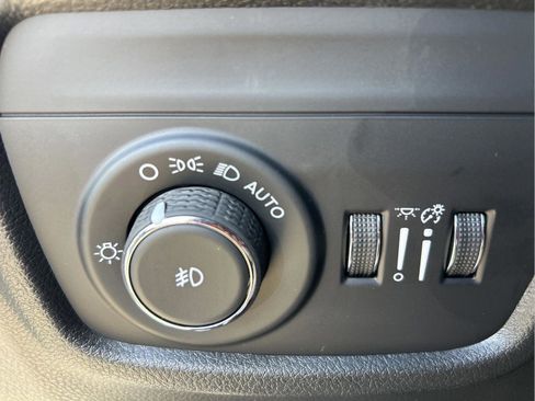 New 2026 Jeep Grand Cherokee Limited RWD image 13