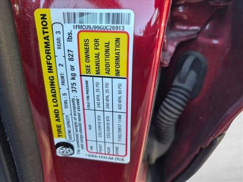 Used 2016 Ford Escape Titanium w/ Equipment Group 301A AWD/4WD image 17