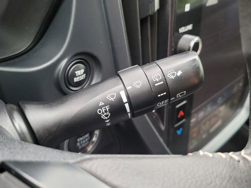 Certified 2025 Subaru Forester Premium image 32